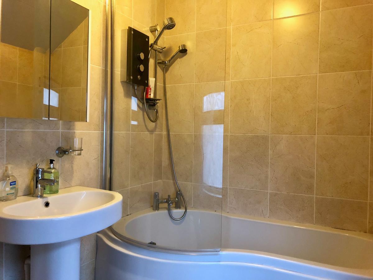 Edwardian City Centre House For Big Groups, Offroad Parking & Hot Tub! Cardiff Eksteriør billede